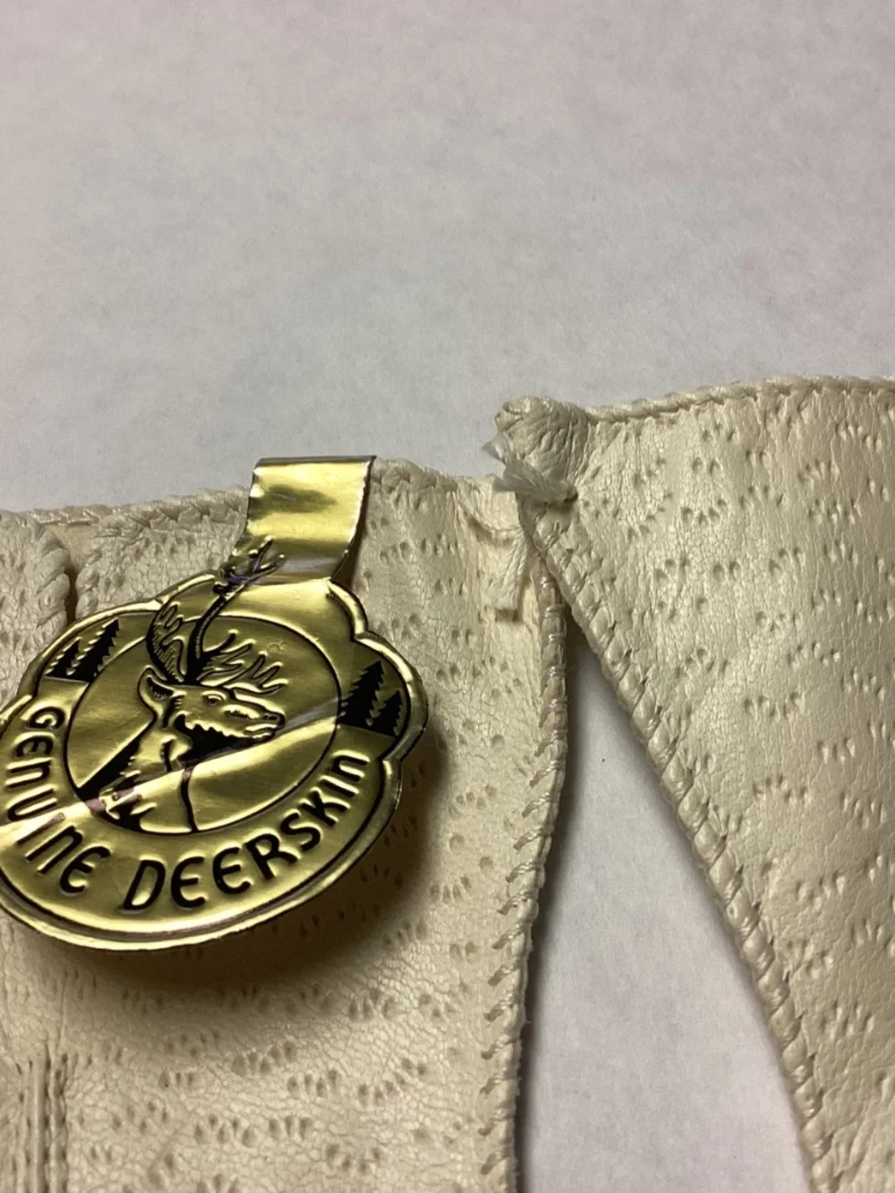 DEERSKIN.GLOVES. IVORY.  color absolutely beautiful incredibly 6/1/2